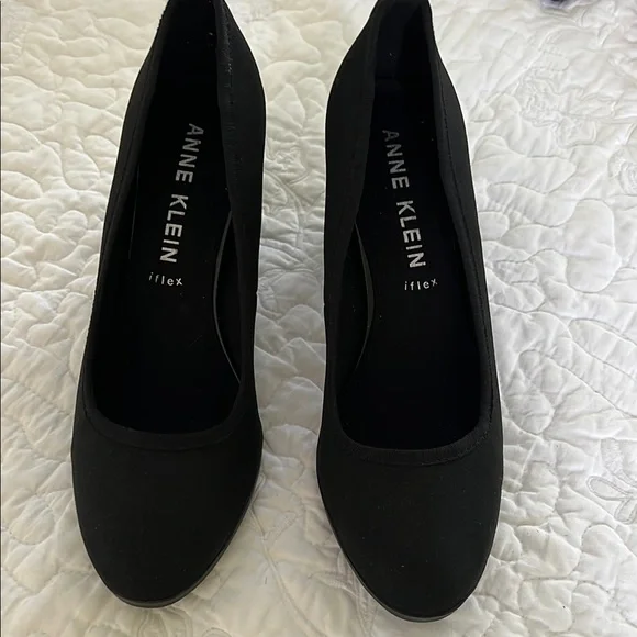 Anne Klein Women's Black Pumps,Never worn Sz-8M - Picture 1 of 9